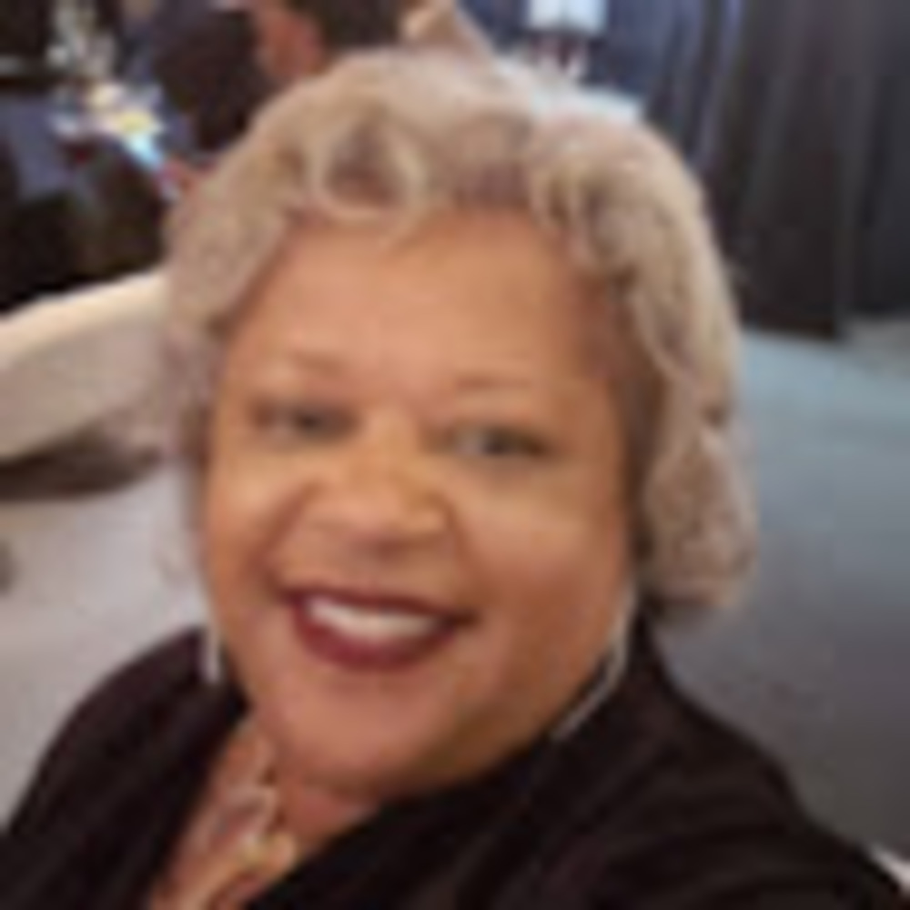 Meet your Posher, Loretta